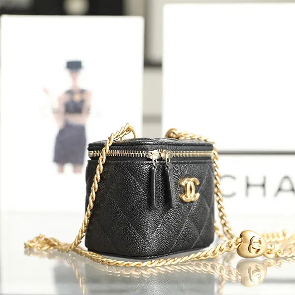 Chanel Heart Chain replica Mini Vanity Bag Black1:1High-quality replica