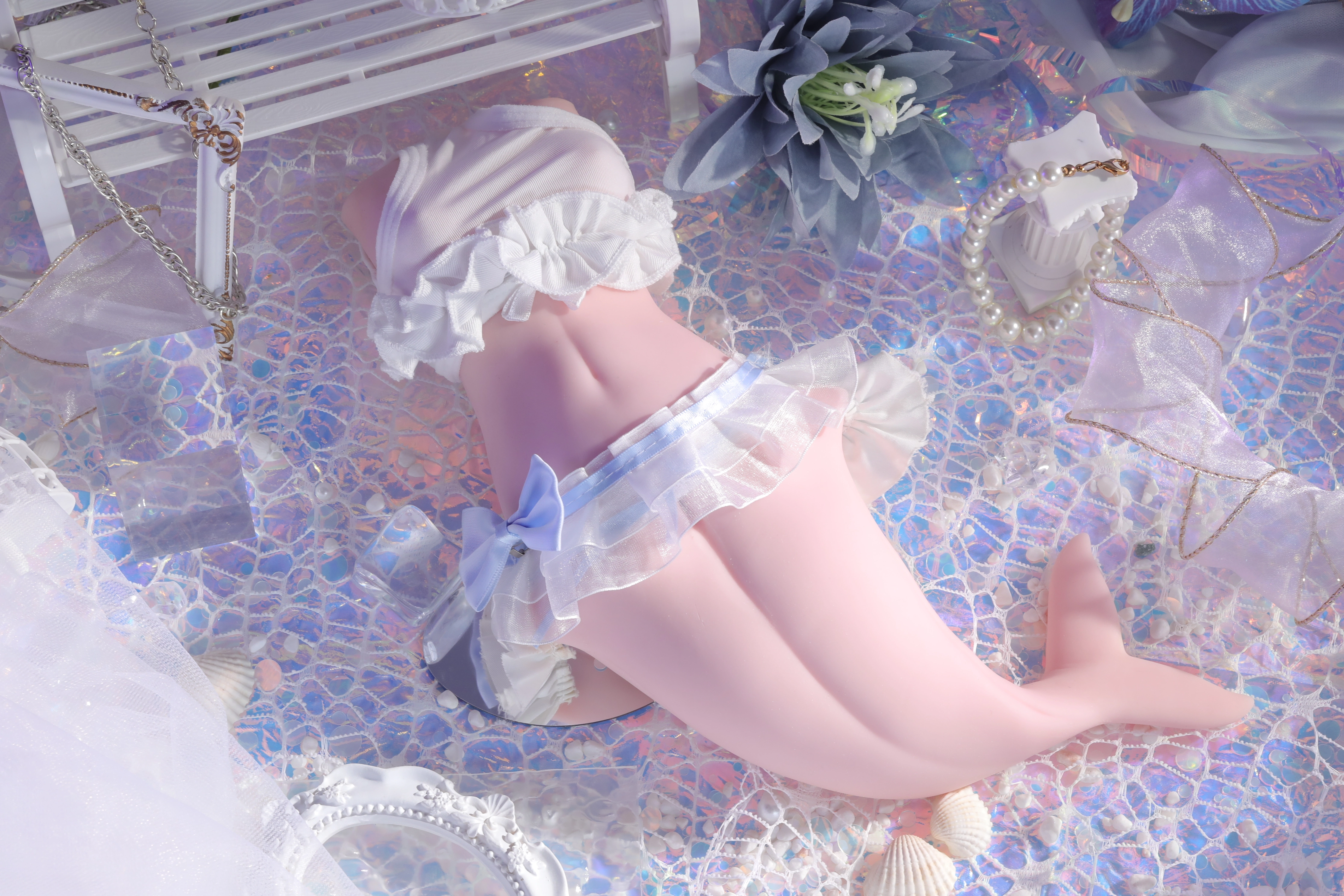 Handheld size and streamlined body shape of the Dr.YUU Mermaid Dolphin Anime Stroker