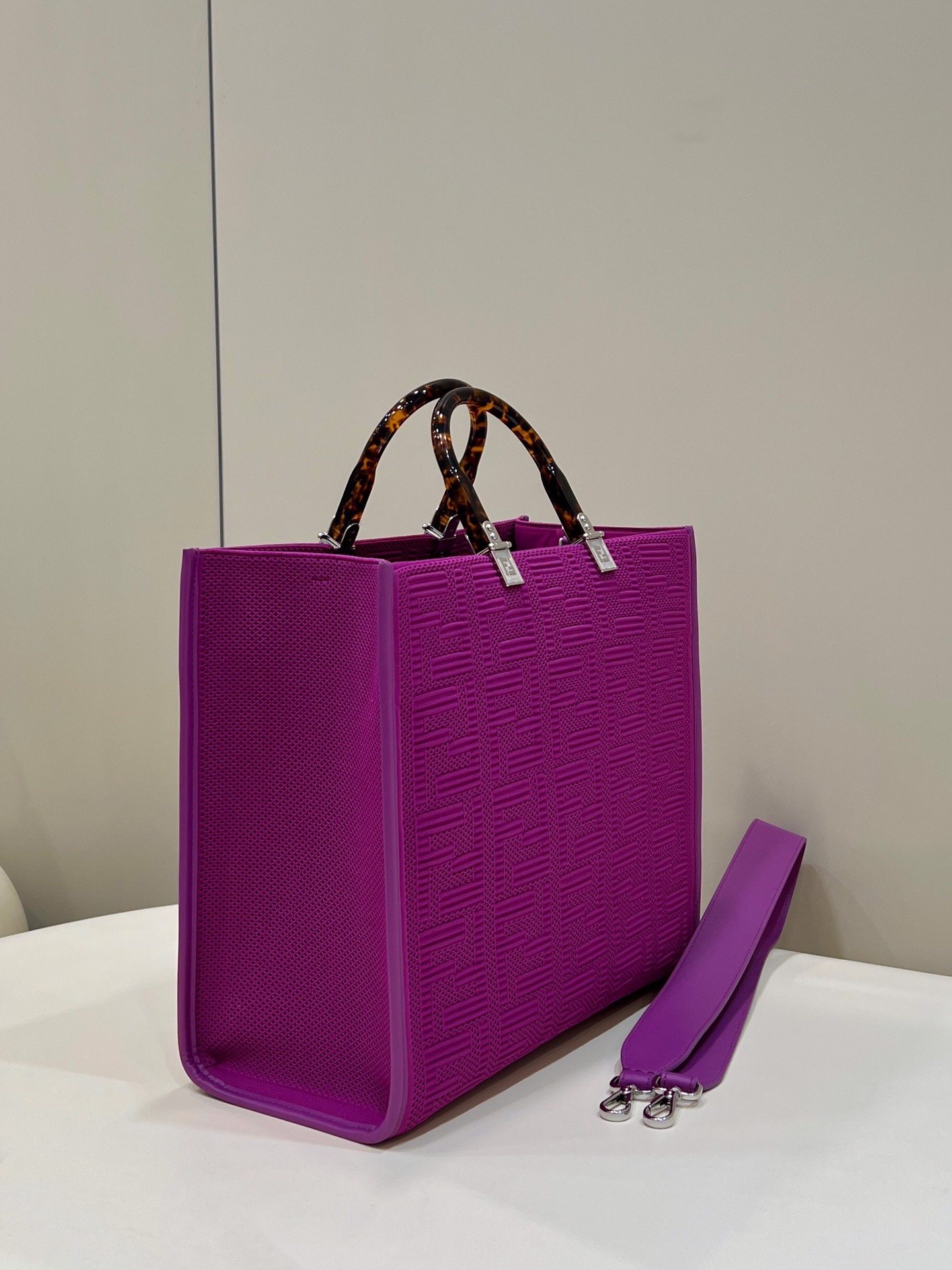 Fendi Sunshine tote - Replicaclubs