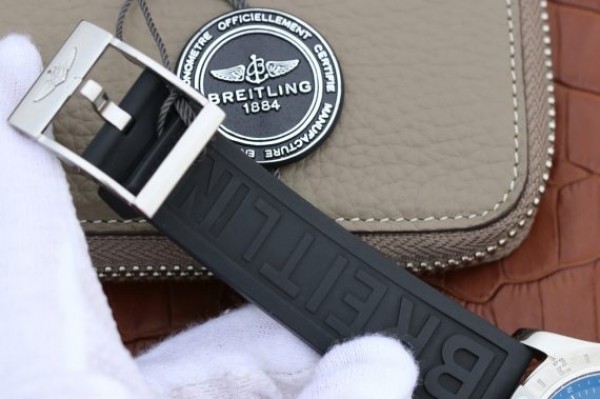 Replica Breitling Avenger GMT SS GF Black Dial On Black Rubber Strap A2836 - Top club