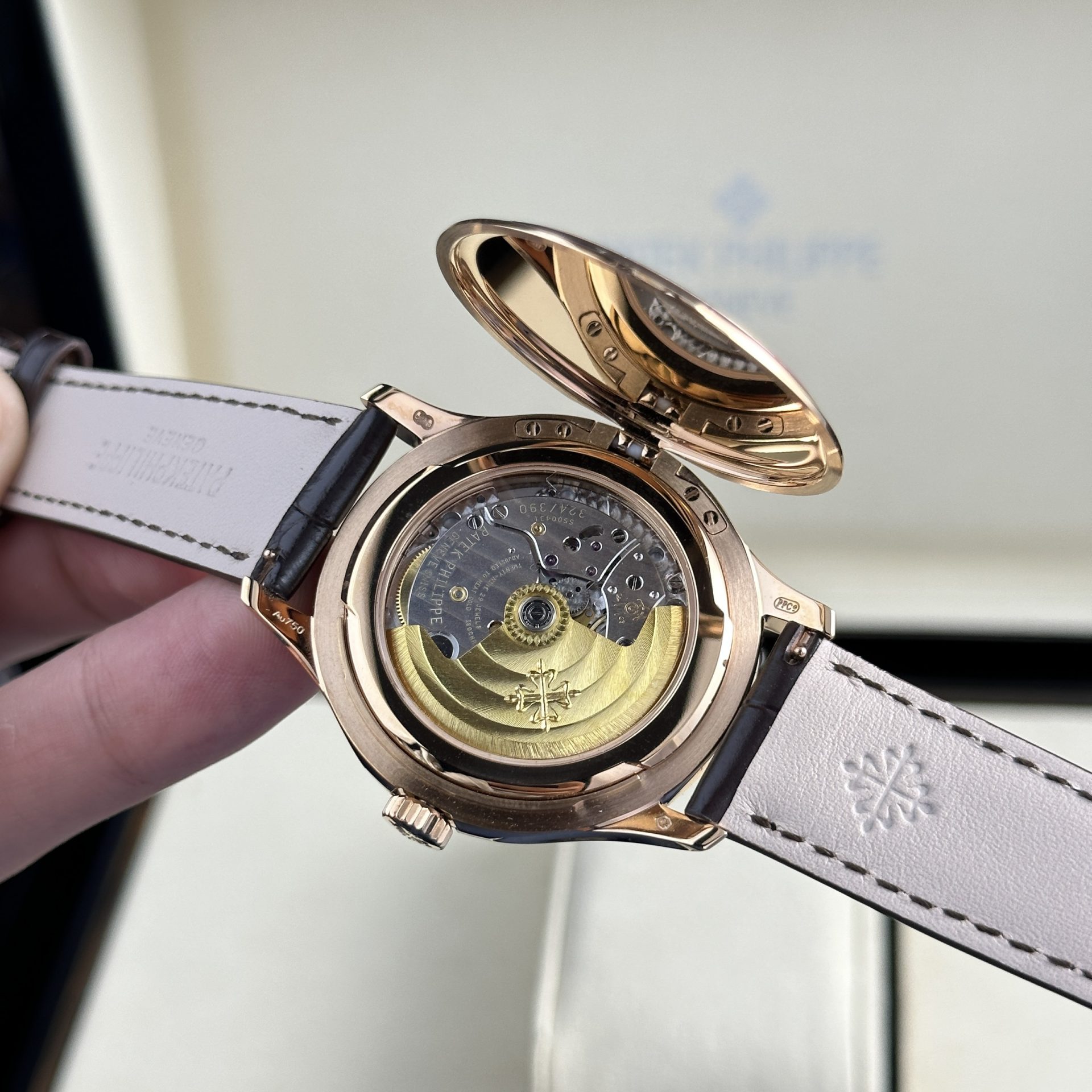 Patek Philippe Replica Watches Calatrava 5227R Leather Strap 3K Factory 39mm - Top club