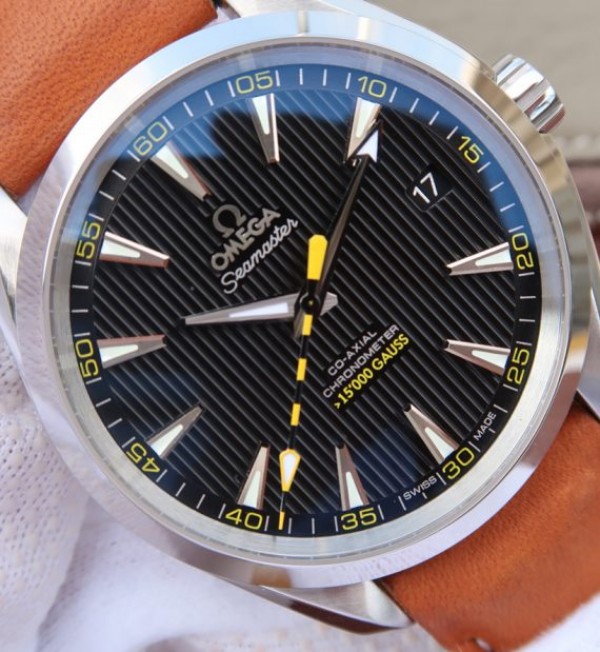 Replica Omega XF Aqua Terra 15,000 Gauss Anti-Magnetic Leather Strap A8500 - Top club