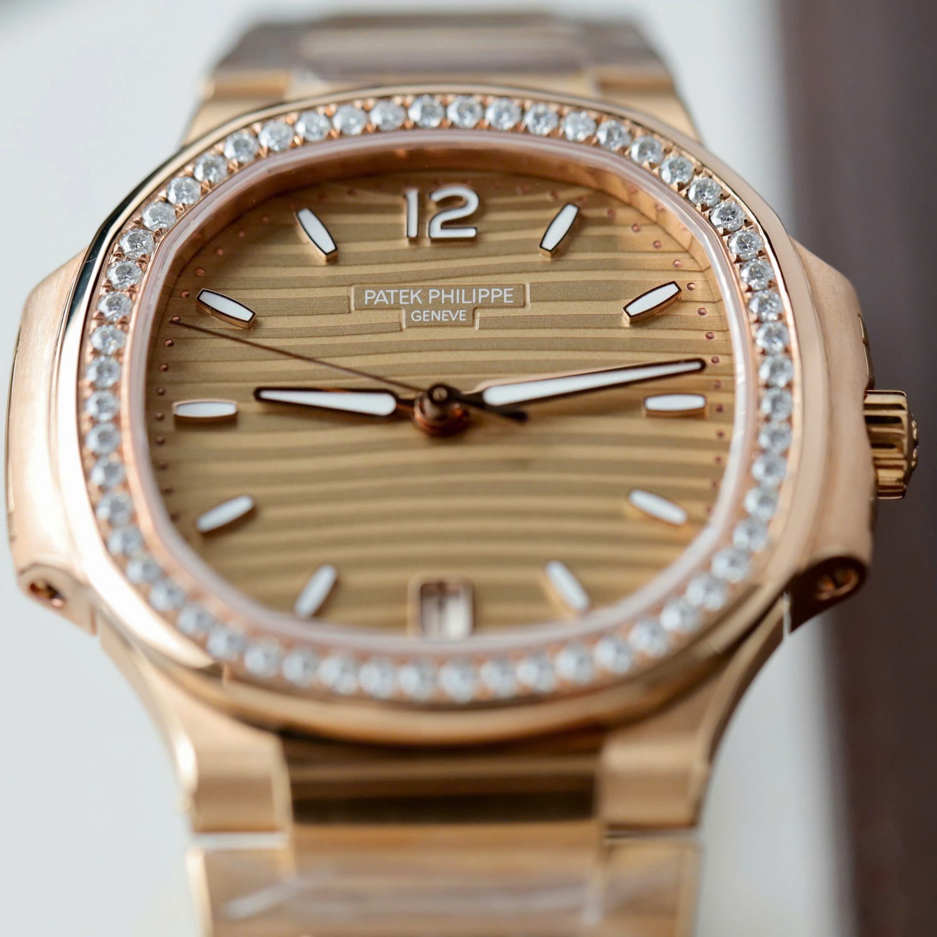 Patek Philippe Nautilus 7118 Women Replica Watch Custom Gold Wrapped + Diamonds Moissanite 3K Factory 35.2mm - Top club