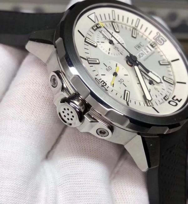 Replica IWC V6 Aquatimer Chrono IW3768 White Dial SS Bracelet A7750 - Top club