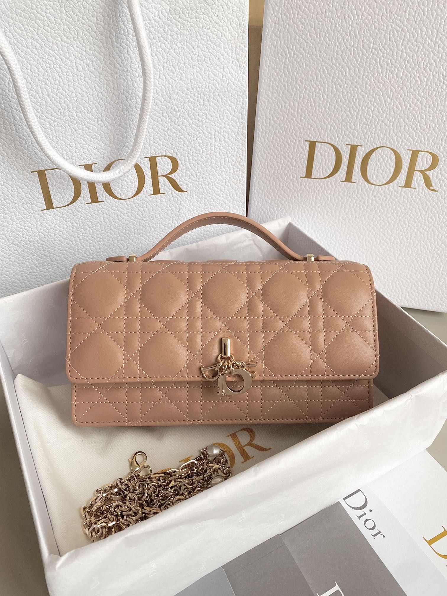 Lady Top Handle Clutch Beige/Black/White For Women 8.5in/21cm S0980ONMJ_M49P1:1High-quality replica