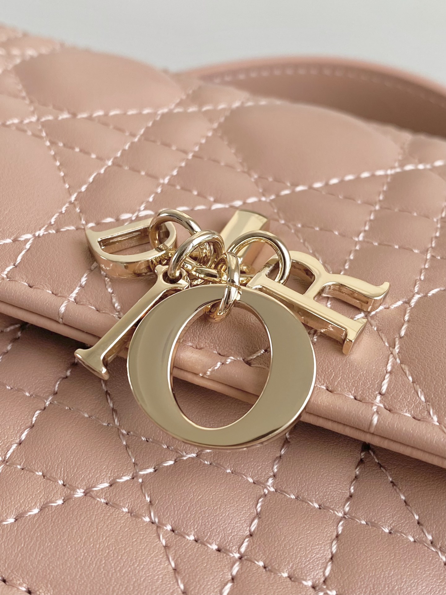 Lady Top Handle Clutch Beige/Black/White For Women 8.5in/21cm S0980ONMJ_M49P1:1High-quality replica