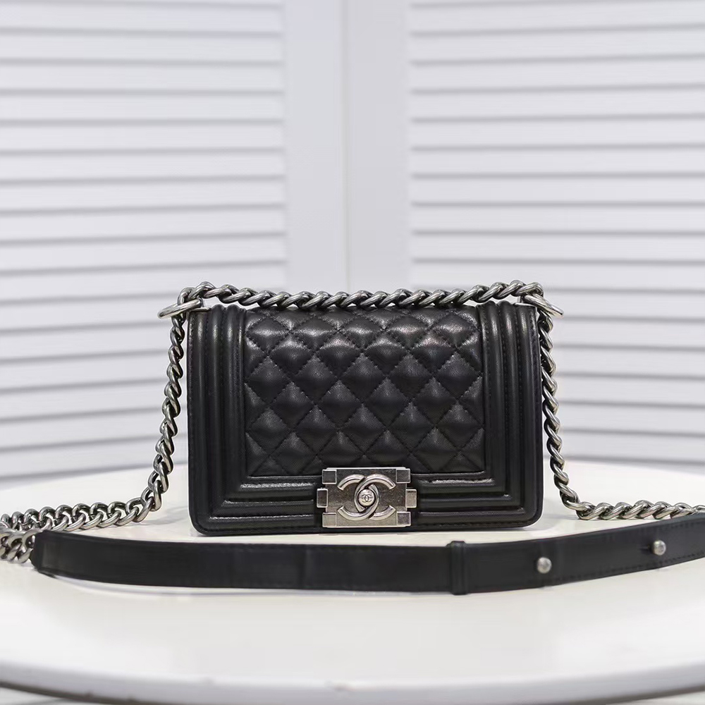 Chanel Large Boy Flap Bag1:1High-quality replica