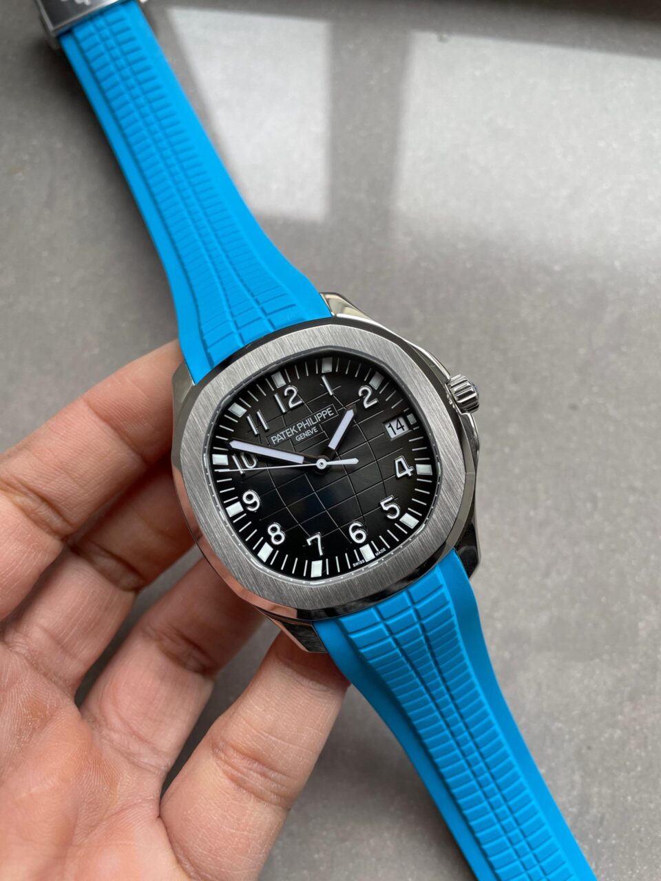 Replica PATEK PHILIPPE Aquanaut 5168G 42mm SS 3KF 1:1 Best Edition Black Dial on Light Blue Rubber Strap A324 V2 - Elite Watch Atelier