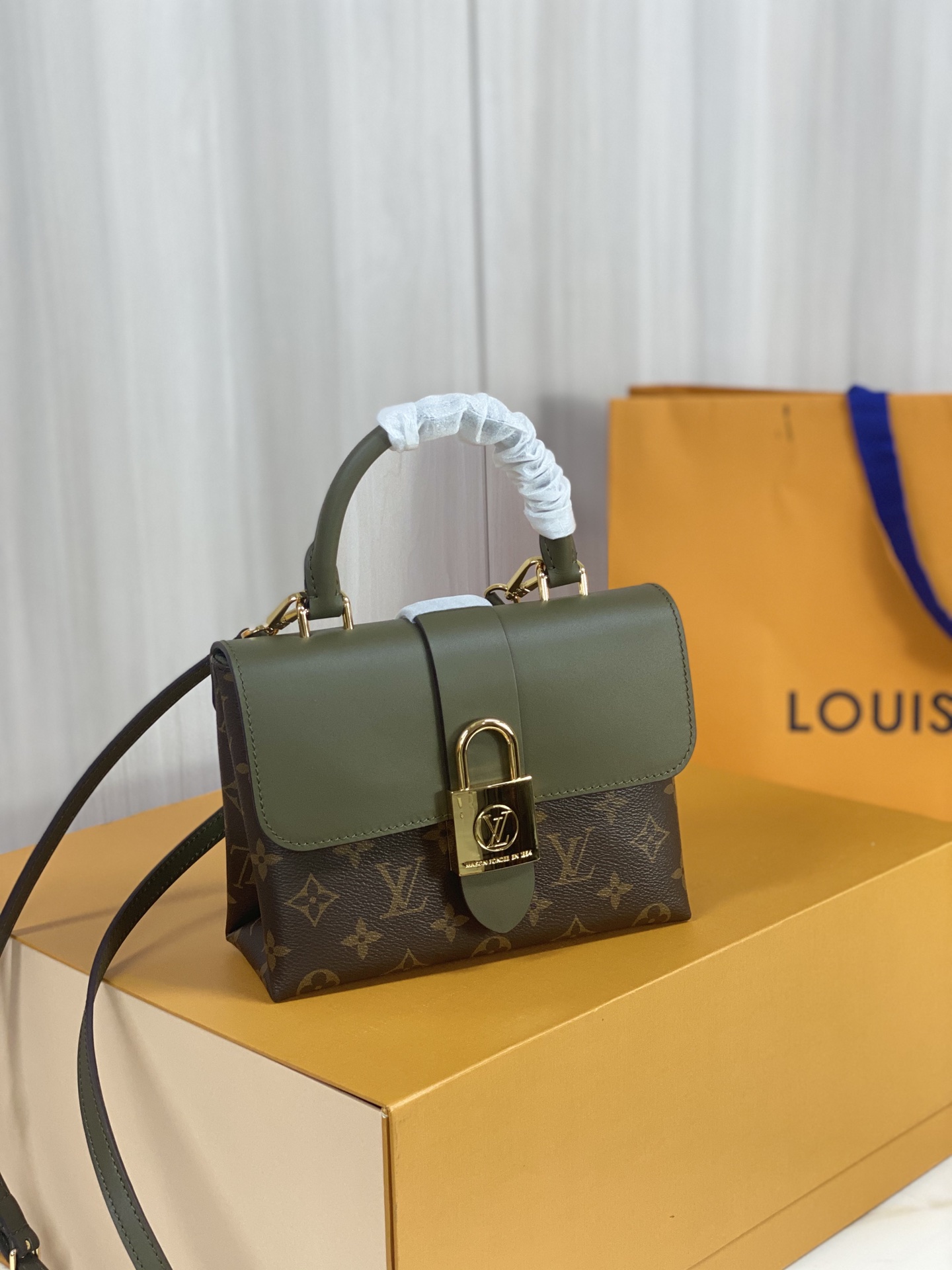 Louis Vuitton Locky BB M447971:1High-quality replica