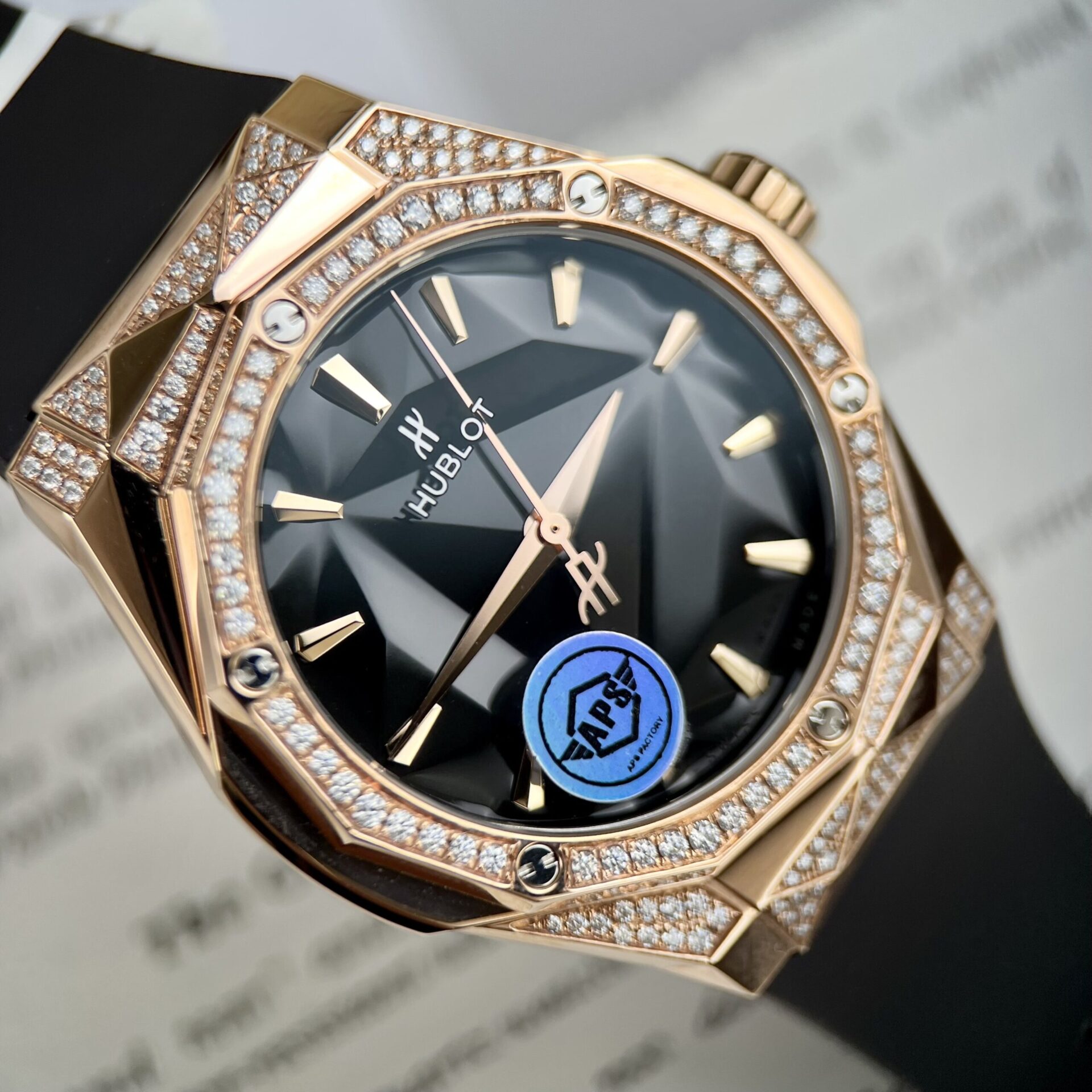 Hublot Orlinski King Gold Black Dial Custom Moissanite Diamonds Hong Kong 40mm - Top club