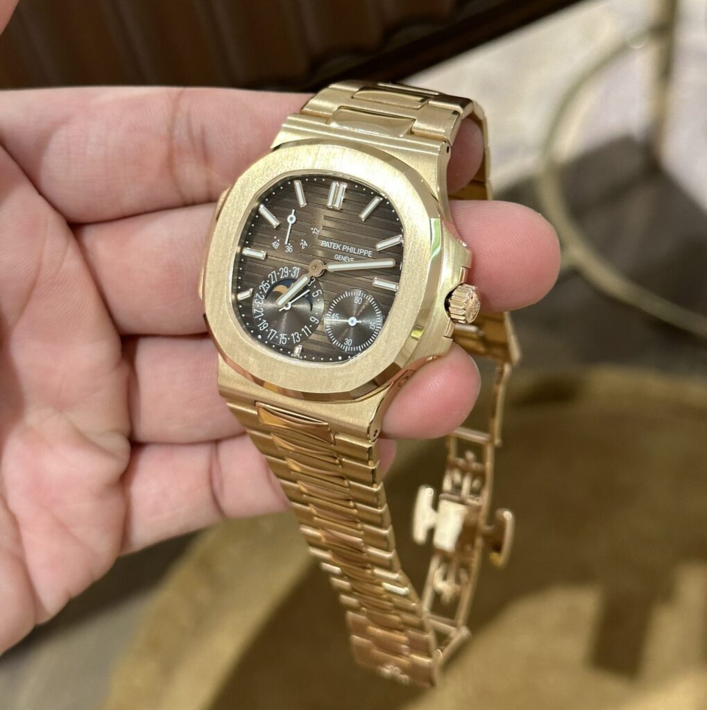 Patek Philippe Best Replica Watch Nautilus 5712R Brown Dial 18K Solid Gold 40mm - Top club