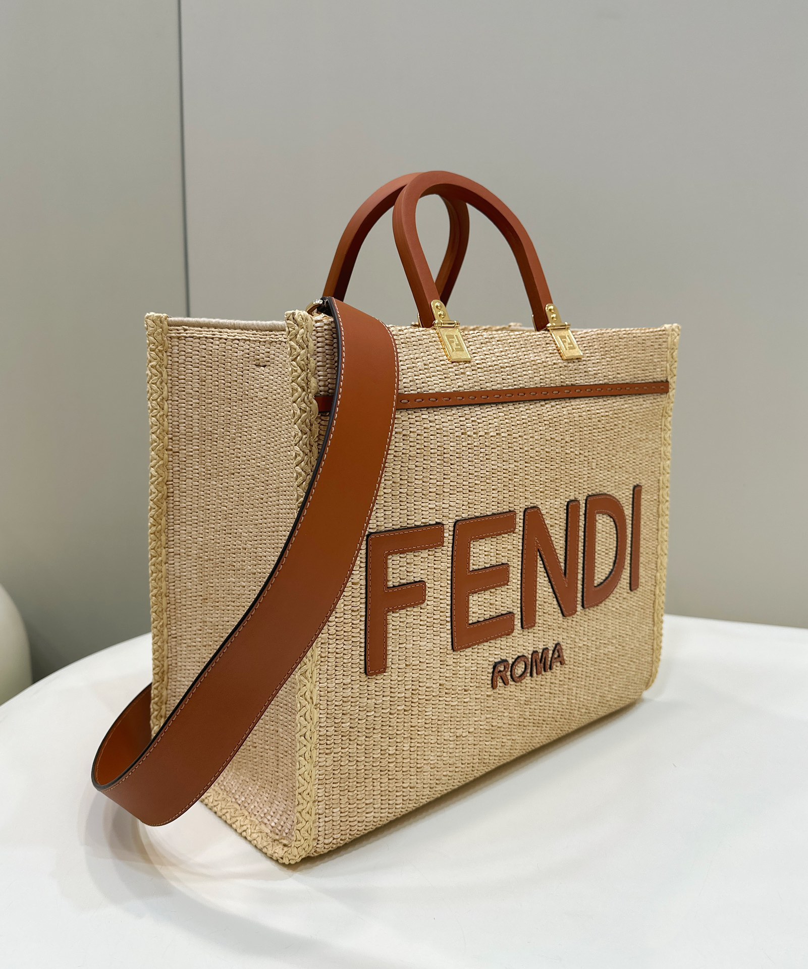 Fendi Sunshine Tote - Replicaclubs