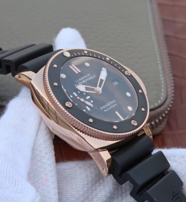 Replica Panerai ZF Luminor Submersible PAM684 RG Rubber Strap P.9010 - Top club
