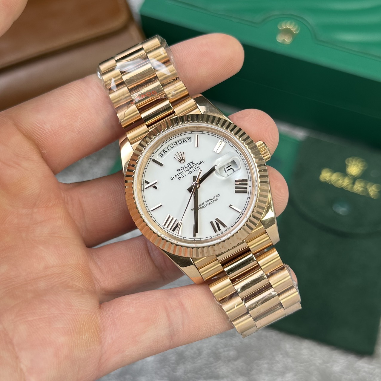Rolex Replica Watch Day-Date 228235 Rose Gold White Dial V2 GM Factory 40mm - Elite Watch Atelier
