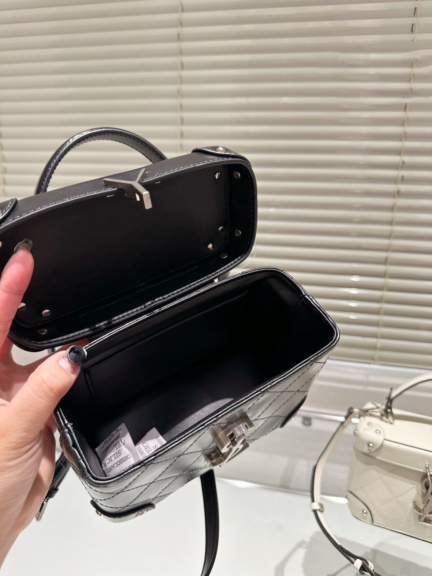 TO – New Luxury Bags SLY 3061:1High-quality replica