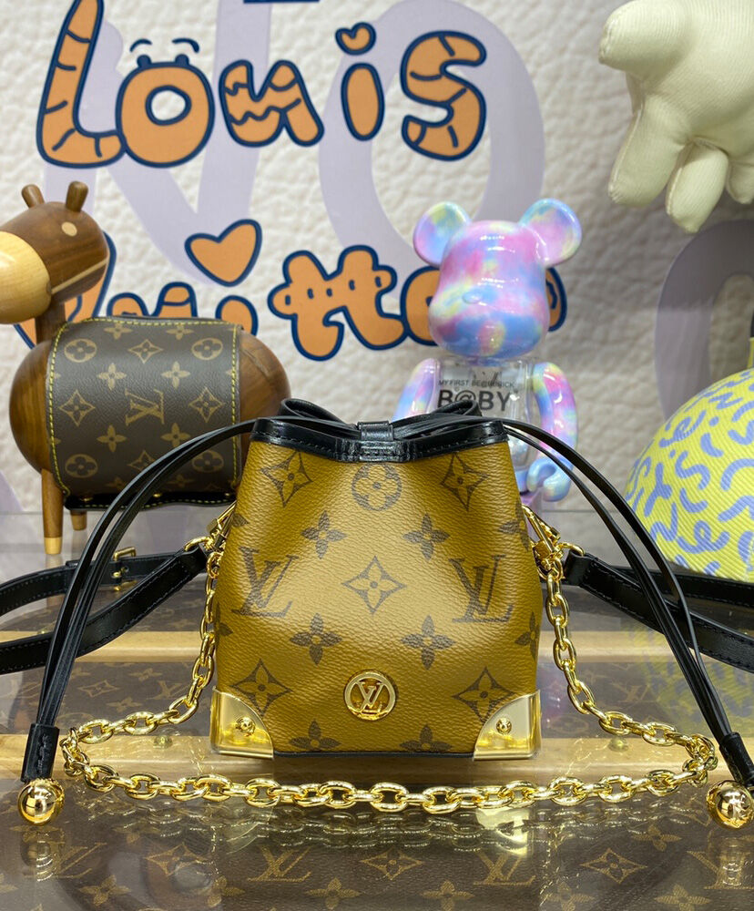 Louis Vuitton Mini Bucket Bag M82885
