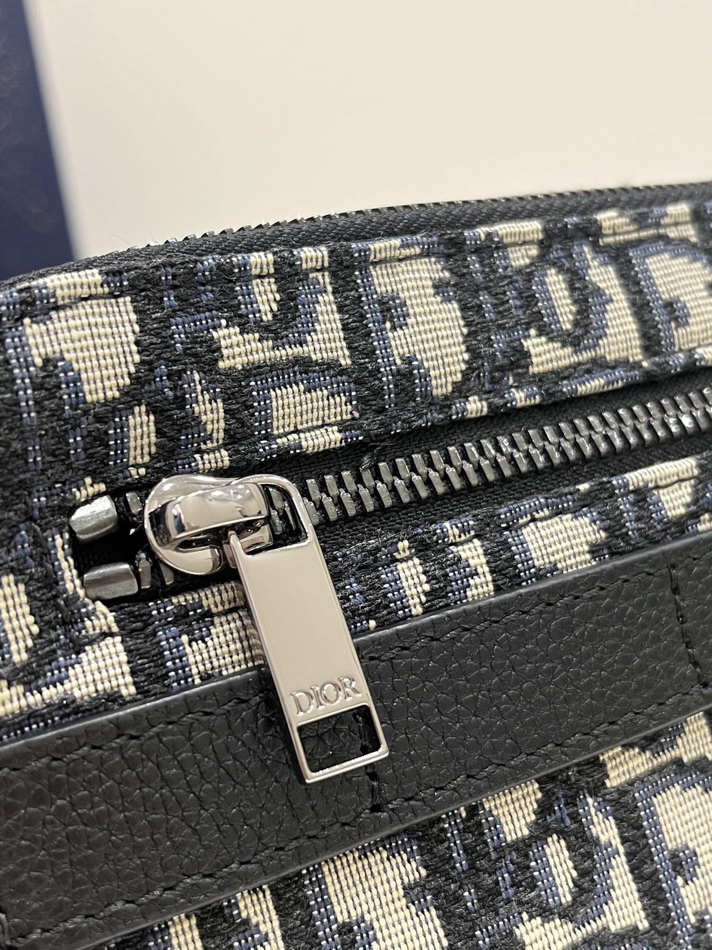 Safari Messenger Bag Black For Women 8.5in/22cm 1ESPO206YKY_H27E1:1High-quality replica
