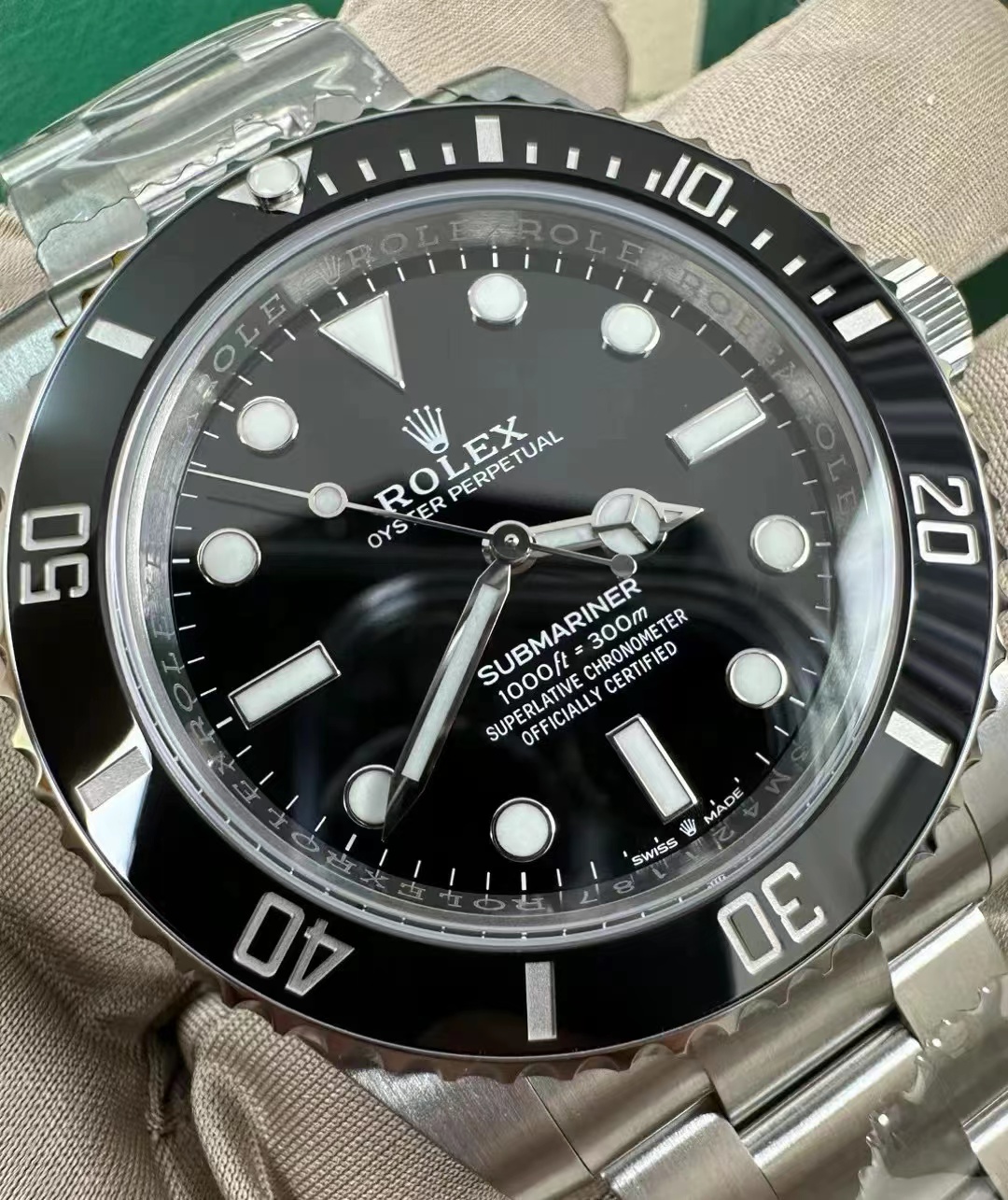 Rolex Submariner Series 114060-0002 40 mm black dial(1:1 replica) - Elite Watch Atelier