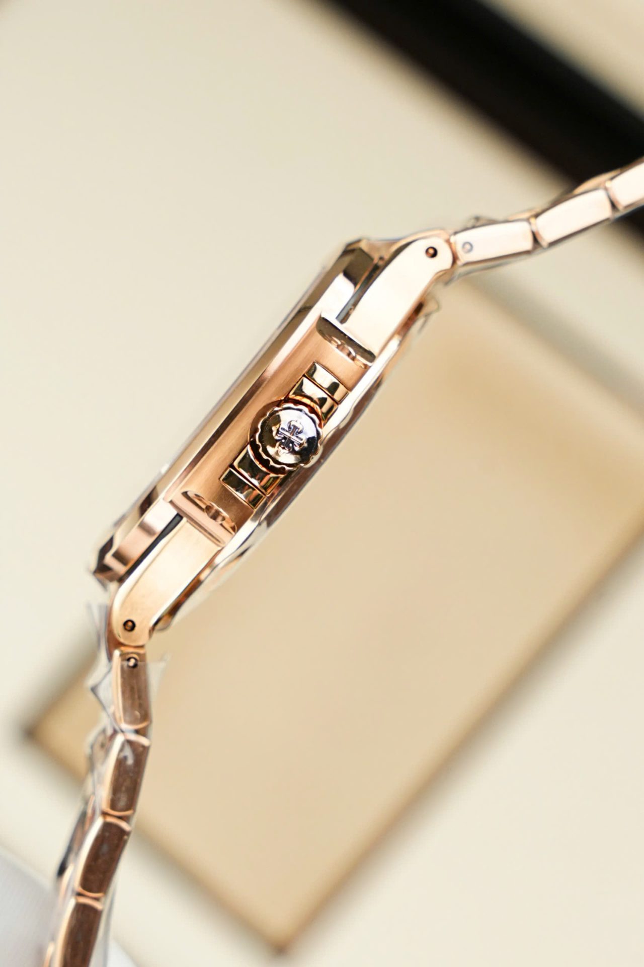 Patek Philippe Nautilus 7118 Replica Watches Rose Gold Swiss Movement 3K Factory 35,2mm - Top club