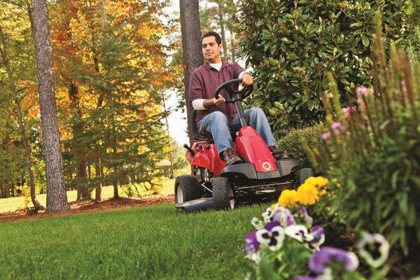 Troy Bilt Riding Lawn Mower, 382cc, 30 Inch, 6 Speed - TB30 - Image 4 Troy Bilt Riding Lawn Mower, 382cc, 30 Inch, 6 Speed - TB30 - Image 4
