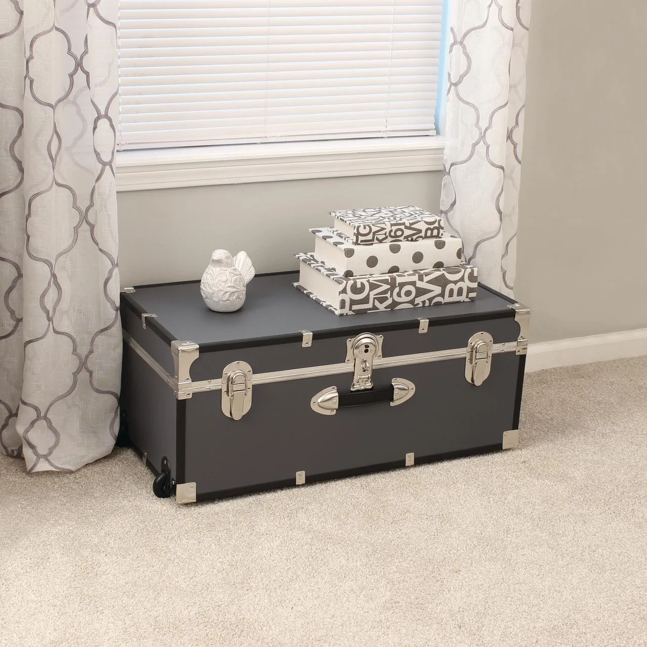 Seward Collegiate Collection Footlocker Trunk with Wheels - Image 13