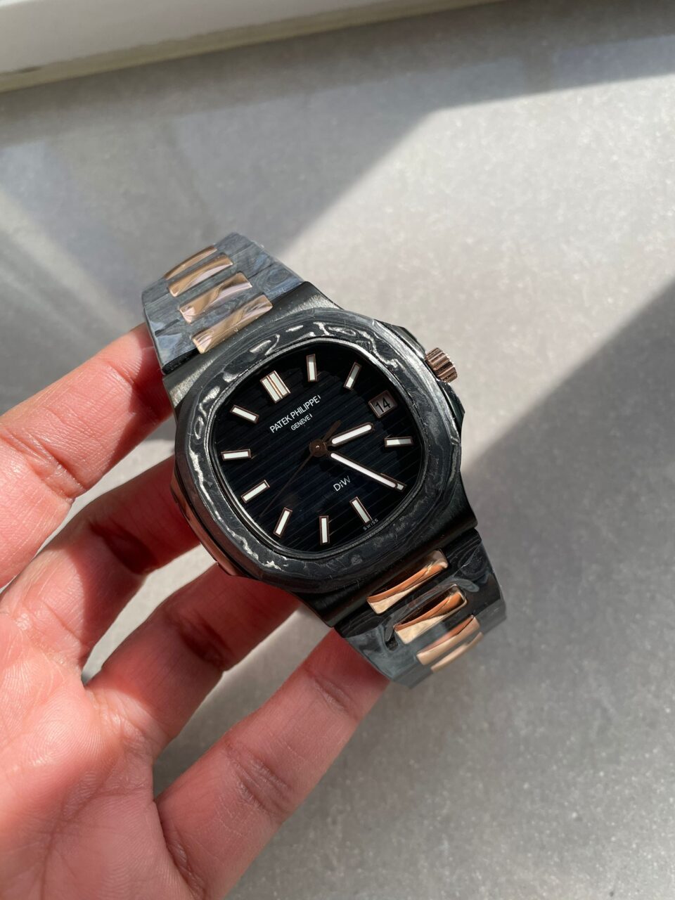 Replica PATEK PHILIPPE Nautilus 5711 DIW Carbon DIWF 1:1 Best Edition Black Textured Dial on Carbon/RG Bracelet 324CS - Top club