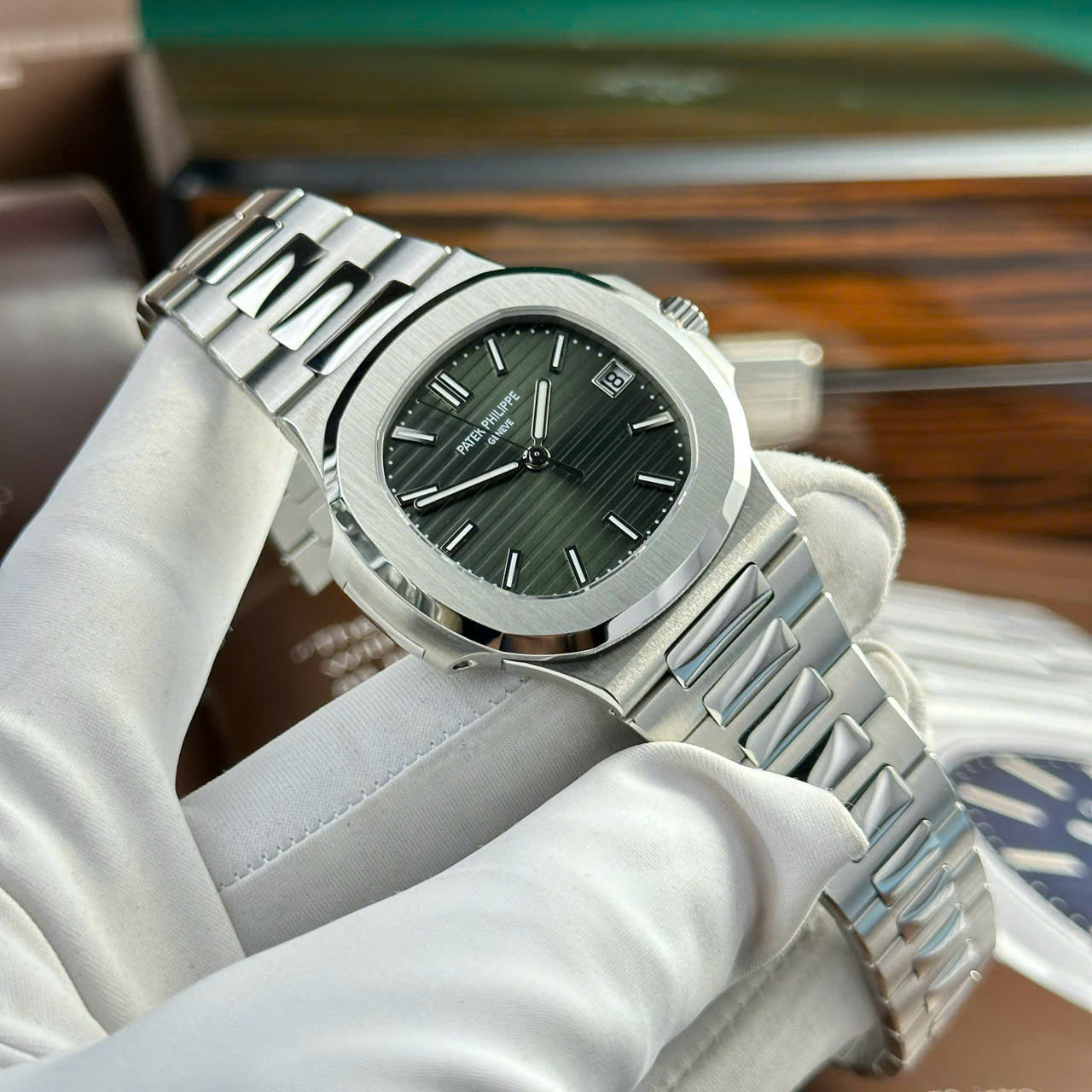 Patek Philippe Nautilus 5711 Refined Full Options Green Dial Best Top Quality Watch 40mm - Top club