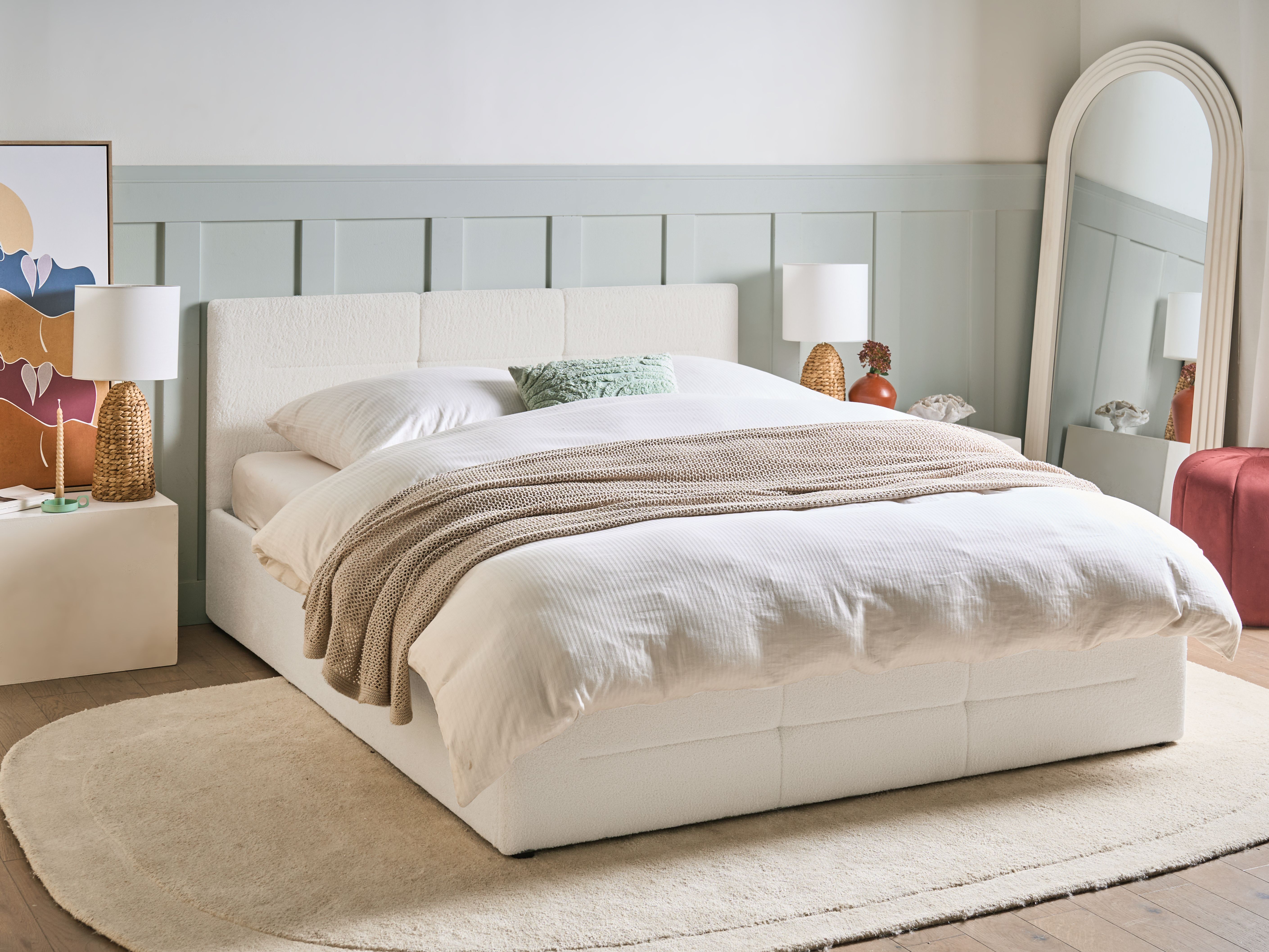 Ottoman Bed Boucle MASSOGNES 160 x 200 cm Off-White