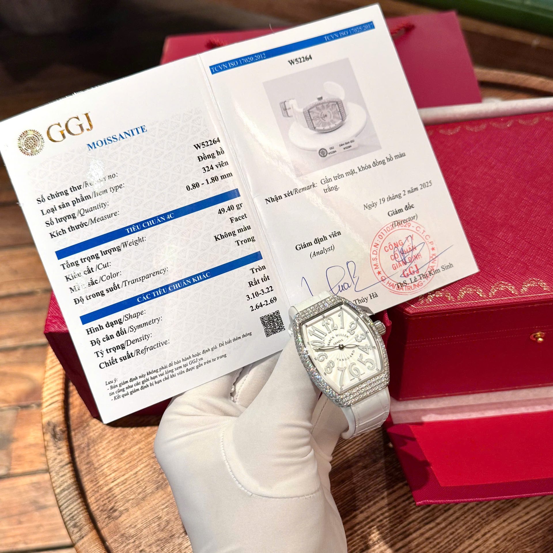 Franck Muller V32 White Dial Replica Watch Custom Diamonds Moissanite Hong Kong 36mm - Top club