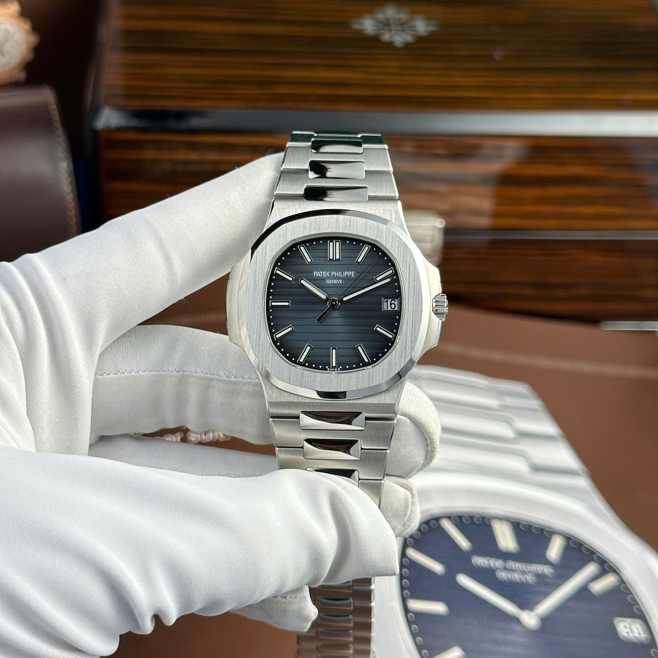 Patek Philippe Nautilus 5711 Replica Watch Refined Full Options Like Auth Top Top Quality 40mm - Elite Watch Atelier