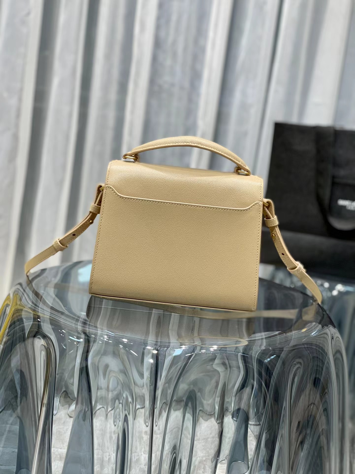 KATE MEDIUM REVERSIBLE CHAIN BAG