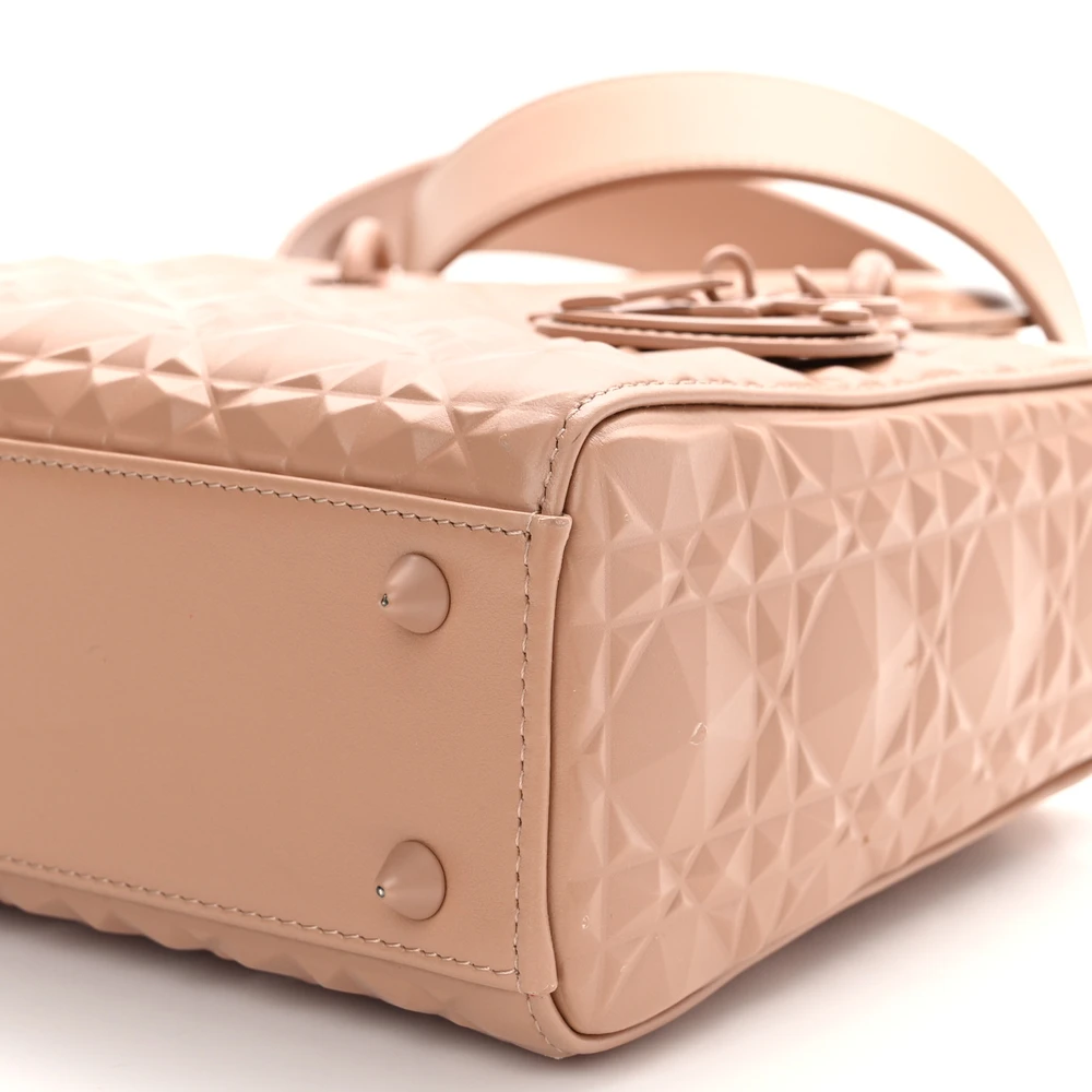 Where to Buy Superfake Handbags You’ll Love1:1High-quality replica