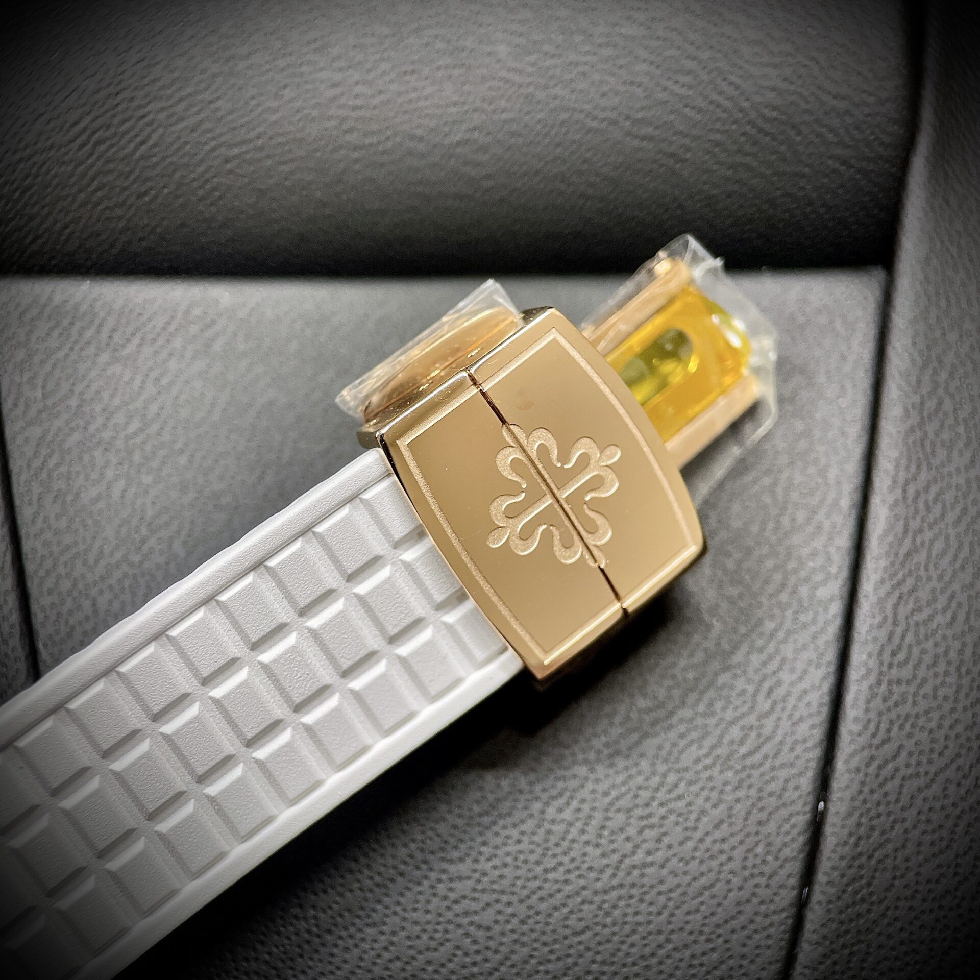 Patek Philippe Aquanaut 5072R White Mother of Pearl Dial Replica 1:1 Watch PPF 35.6mm - Top club