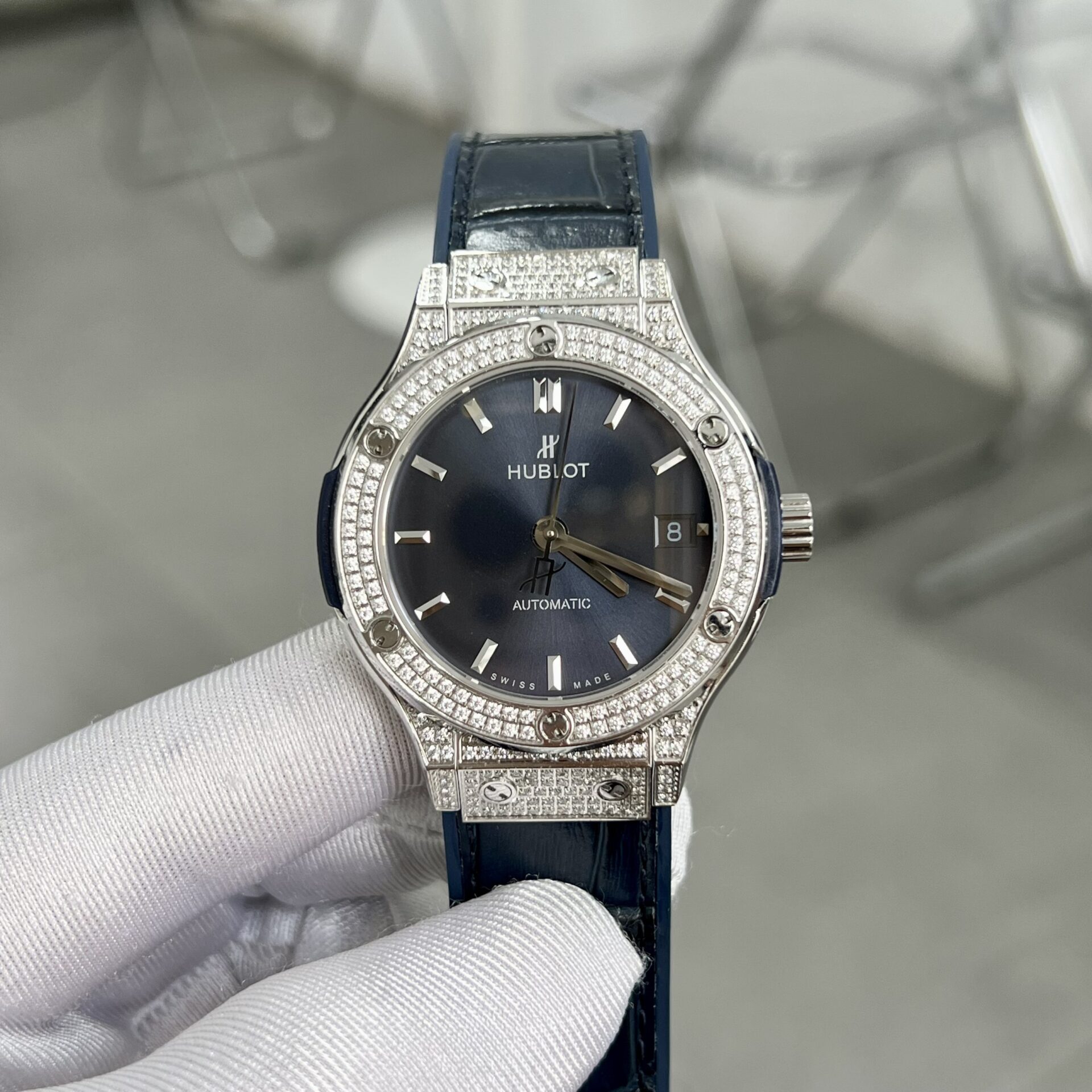 Hublot Replica 11 Watch With Full Diamond Case Blue HB Factory 38mm - Top club