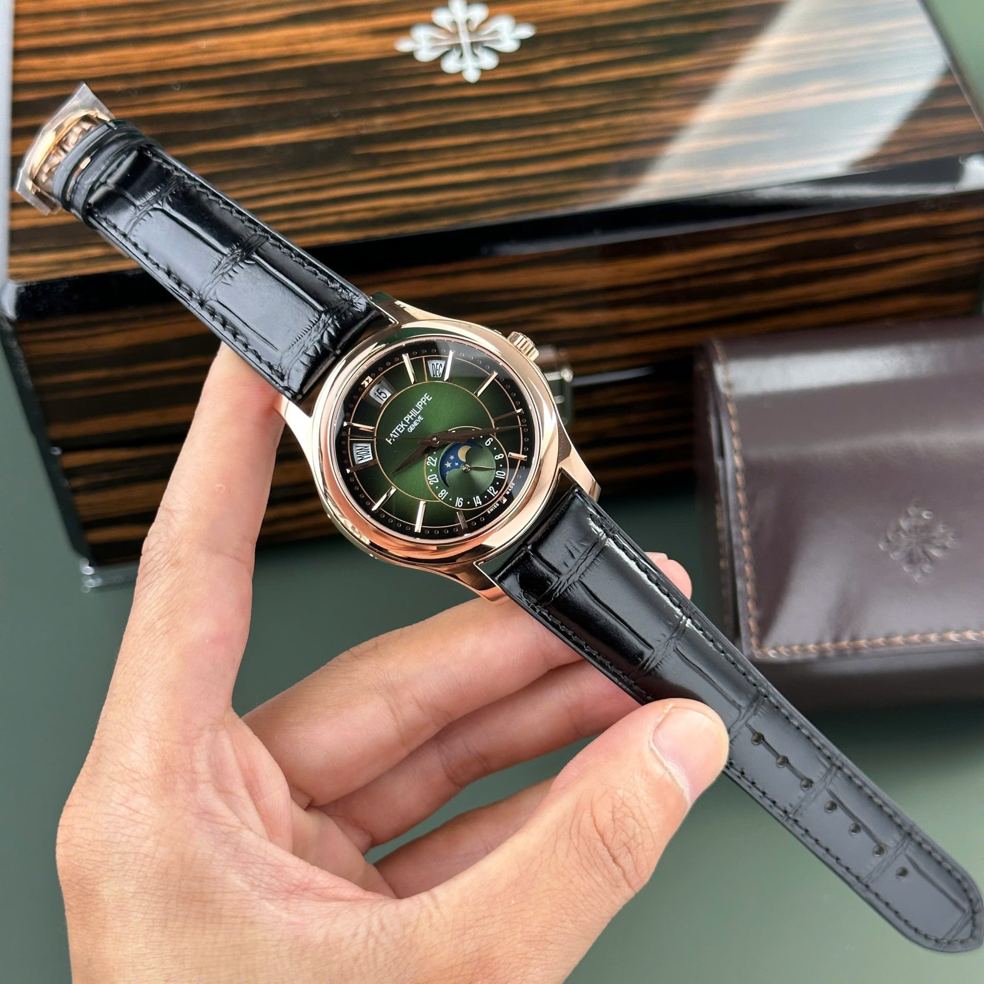 Patek Philippe Complications 5205 Replica 11 Watch Green Dial KM Factory 40mm - Elite Watch Atelier