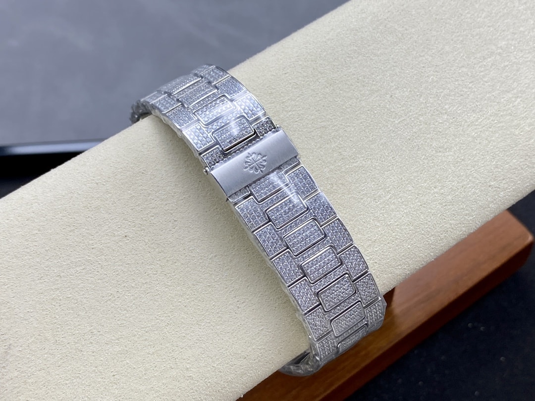 Fake Diamond Watch Patek Philippe Replica 5719/1G-001 Nautilus 40mm White Gold Diamond Pave White Gold Diamond Set Automatic AMG(1:1 replica) - Top club