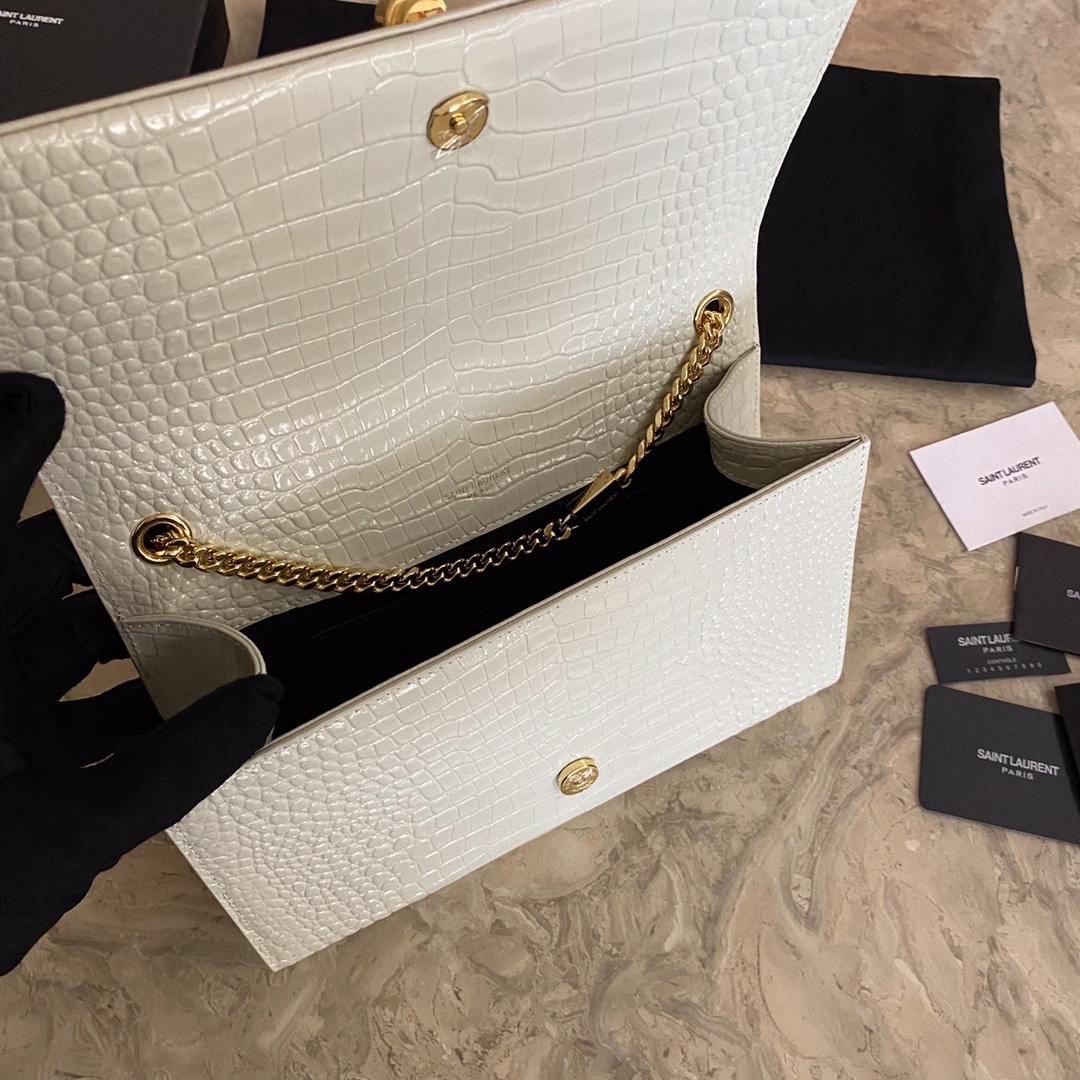 MONOGRAM CHAIN WALLET IN CROCODILE EMBOSSED SHINY LEATHER1:1High-quality replica