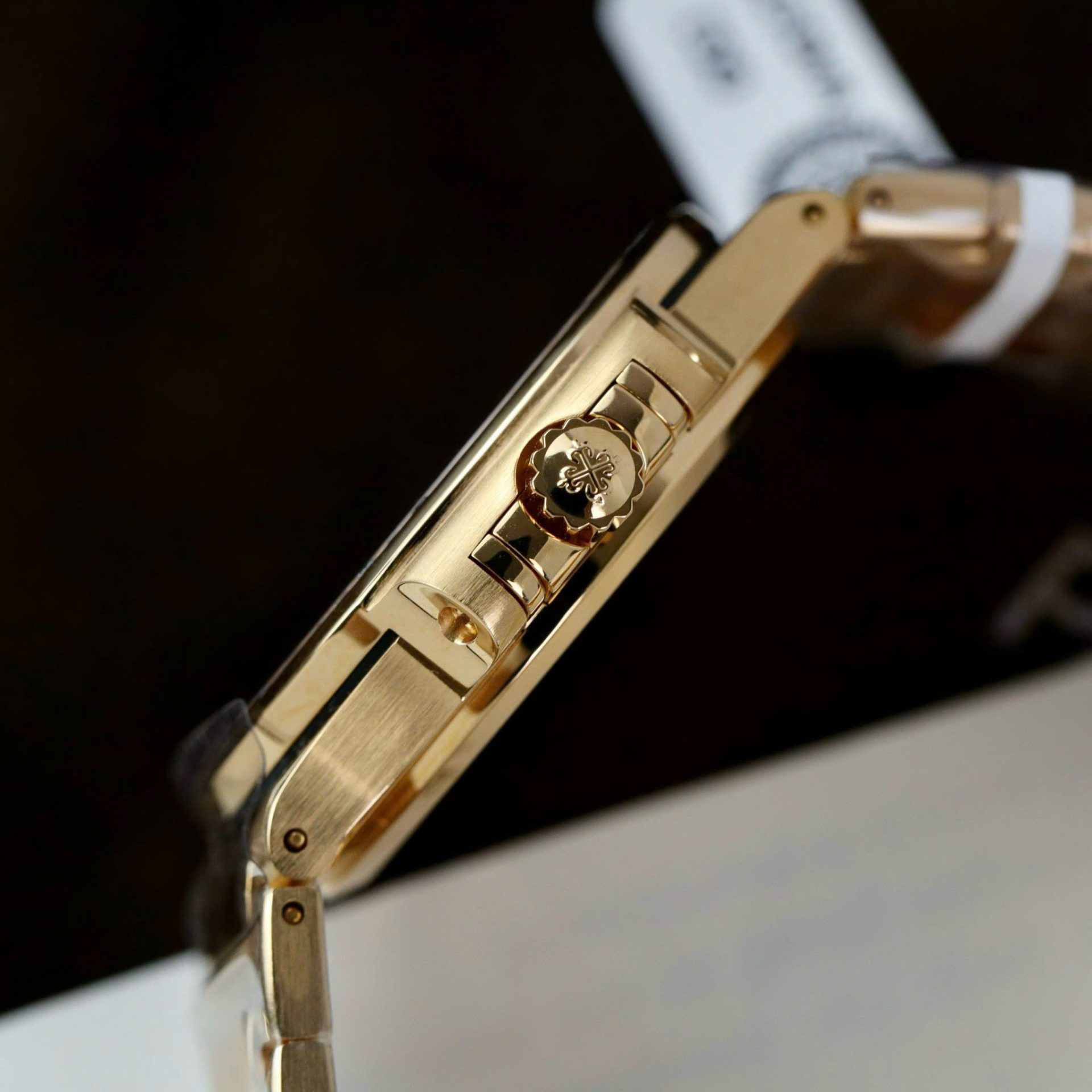 Patek Philippe Women White Dial Copies Watches Nautilus 7118 Gold Wrapped + Moissanite Diamonds 3K Factory 35.2mm - Top club