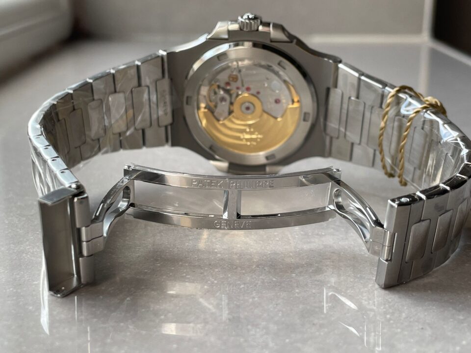 Replica PATEK PHILIPPE Nautilus 5711/1A PPF 1:1 Best Edition Green Textured Dial T Diamonds Bezel on SS Bracelet 324CS V4 - Top club