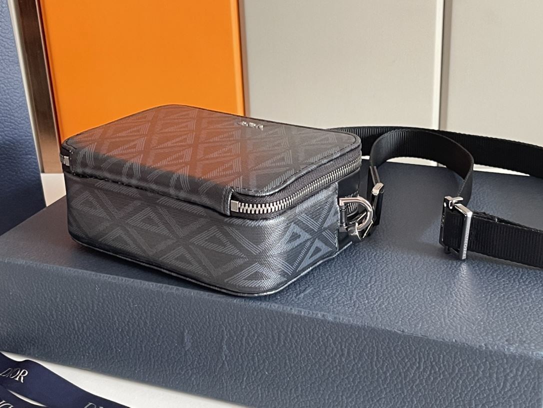 Pouch With Strap Diamond Black/Grey For Women‎ 6.5in/17cm CD 2ESBC119DCO_H43E1:1High-quality replica