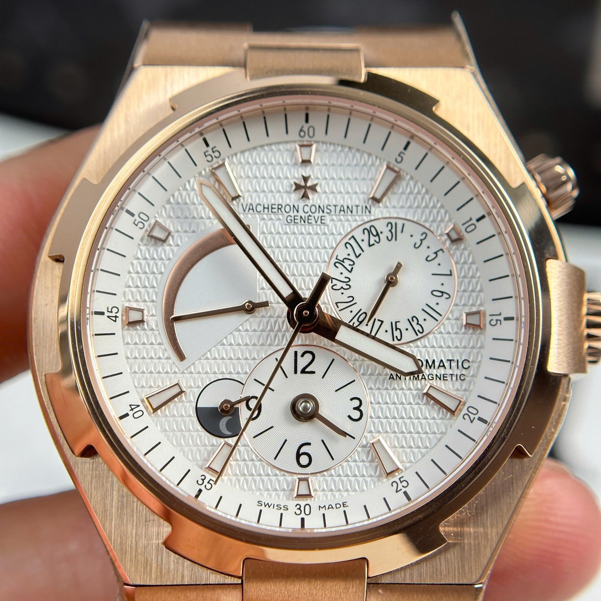 Vacheron Constantin Fake Watch Overseas Dual Time 47450 White Dial 9F Factory 42mm - Top club