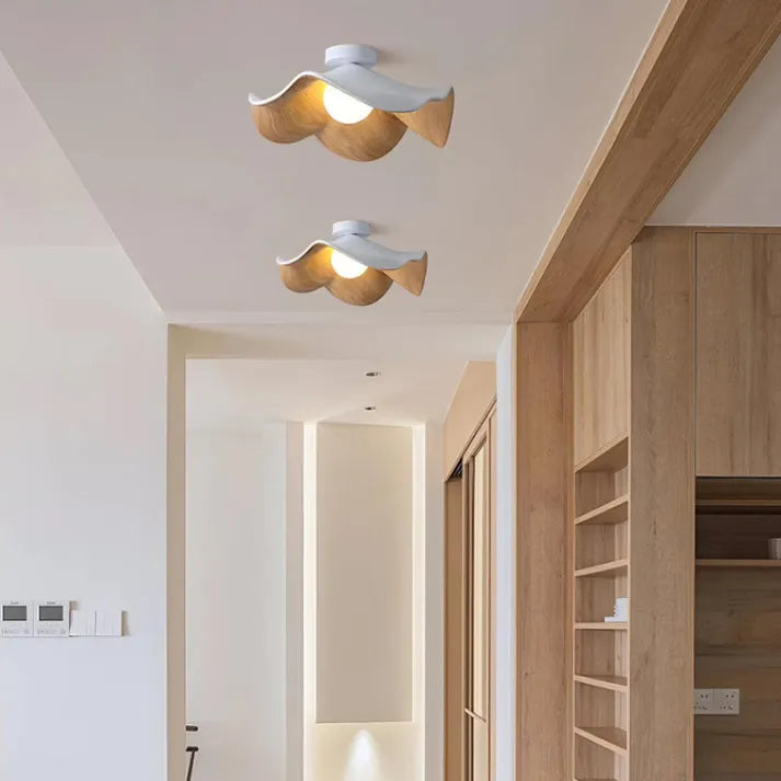 LotusLume - Scandinavische Plafondlamp met Uniek Lotusbladontwerp