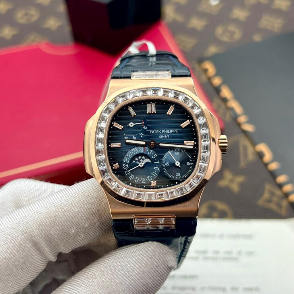 Patek Philippe Replica Watch Nautilus 5724R Gold Wrapped GR Factory 40mm - Top club