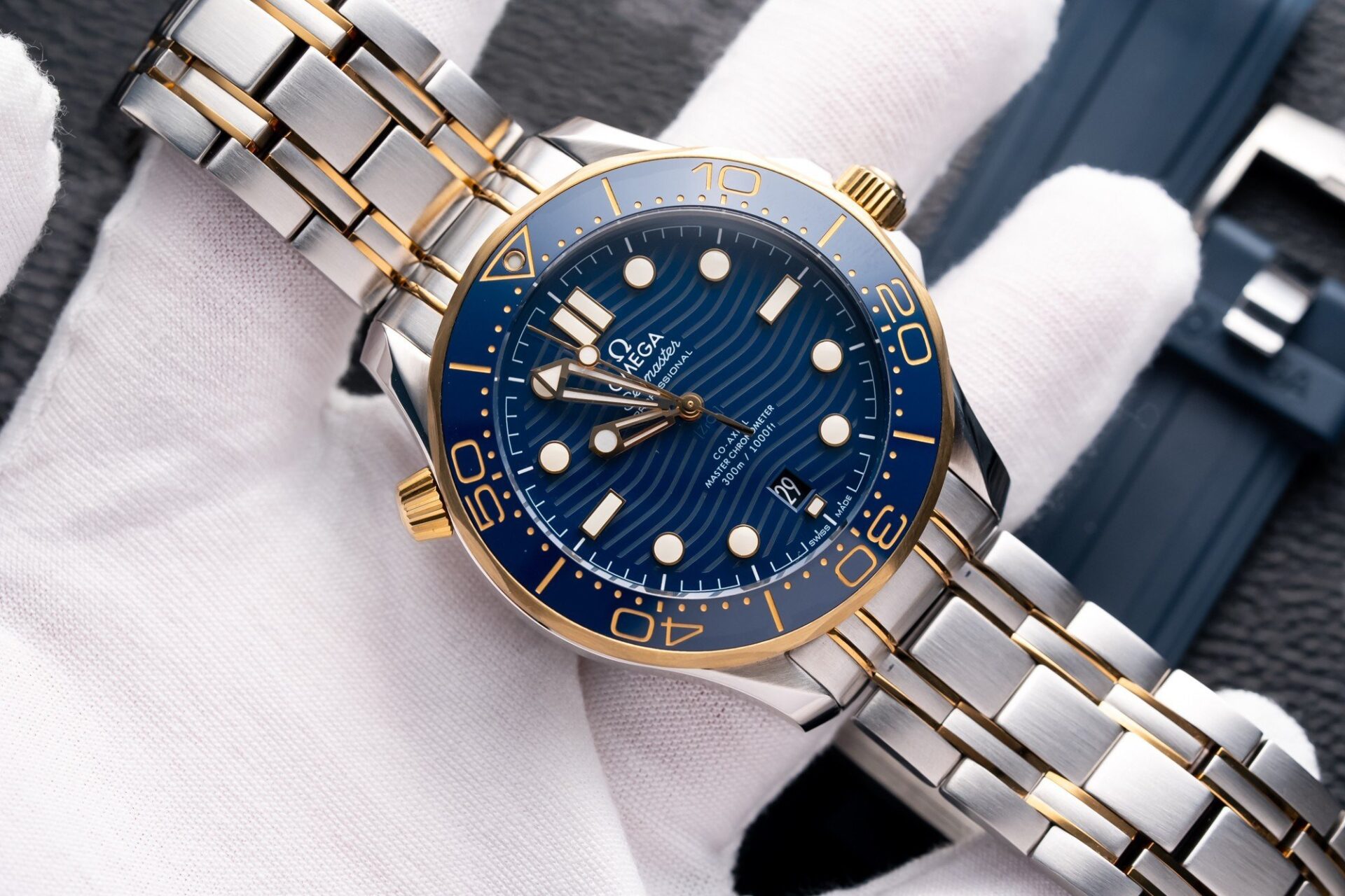 Omega Seamaster DemiGod Replica 1:1 Watch Blue Dial 42mm - Elite Watch Atelier