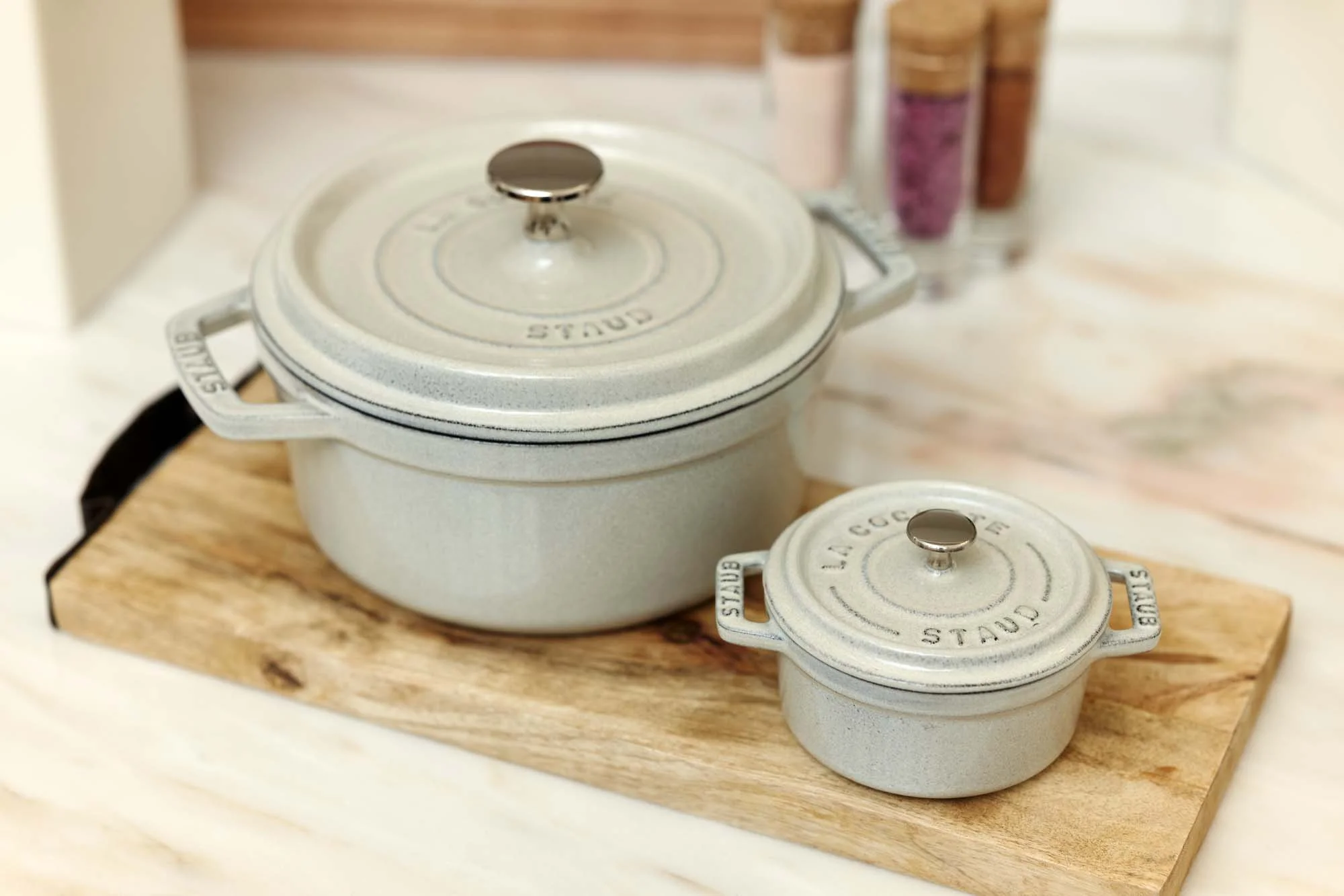 Staub Cast Iron 2.75-qt Round Cocotte - Basil - Image 30