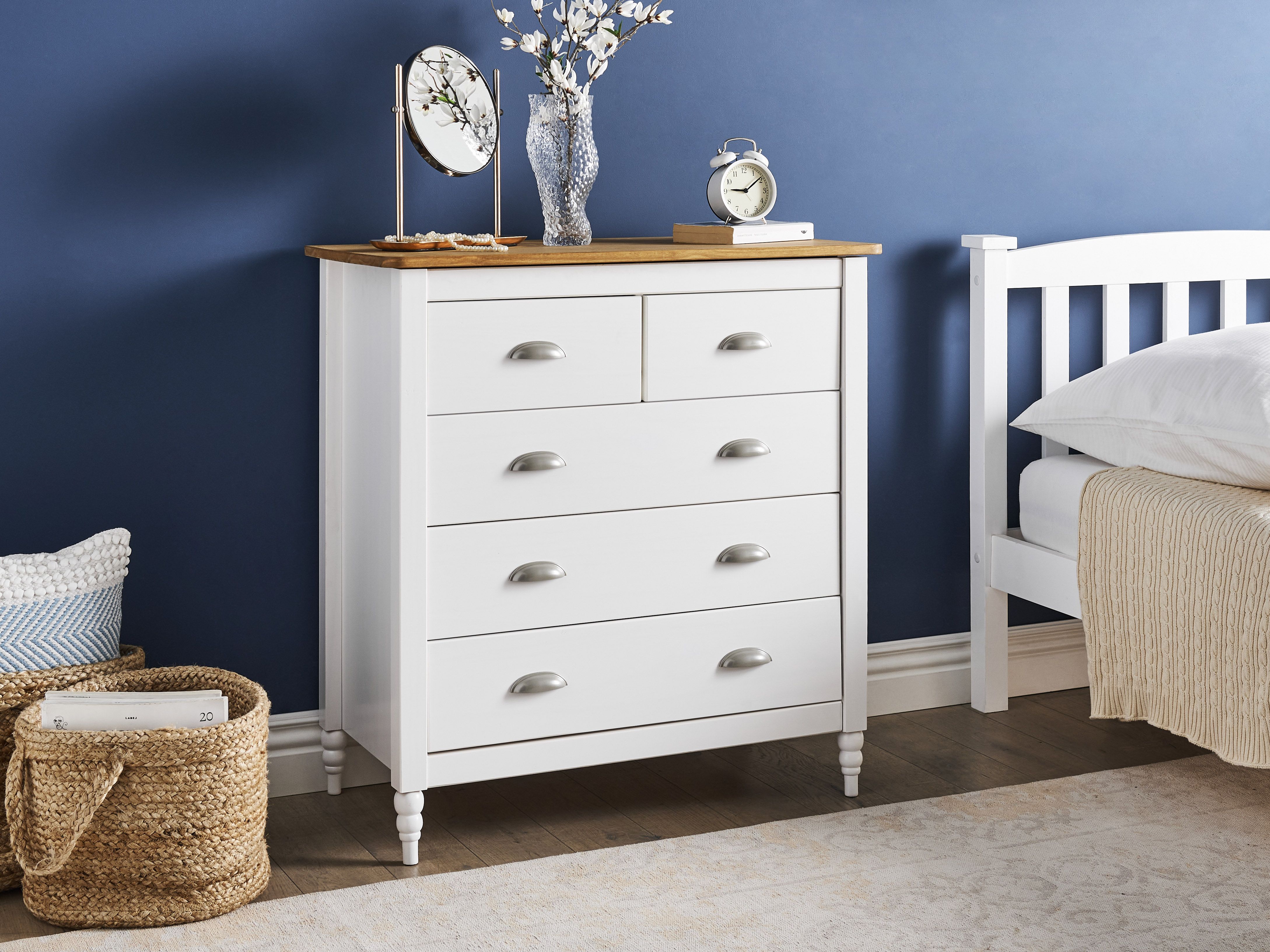 5 Drawer Chest SHILLINGTON Pine Wood White