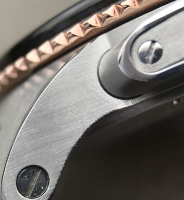 Replica Cartier JJF Calibre De Cartier Diver SS Black Dial RG Bezel Black Rubber Strap A23J - Top club