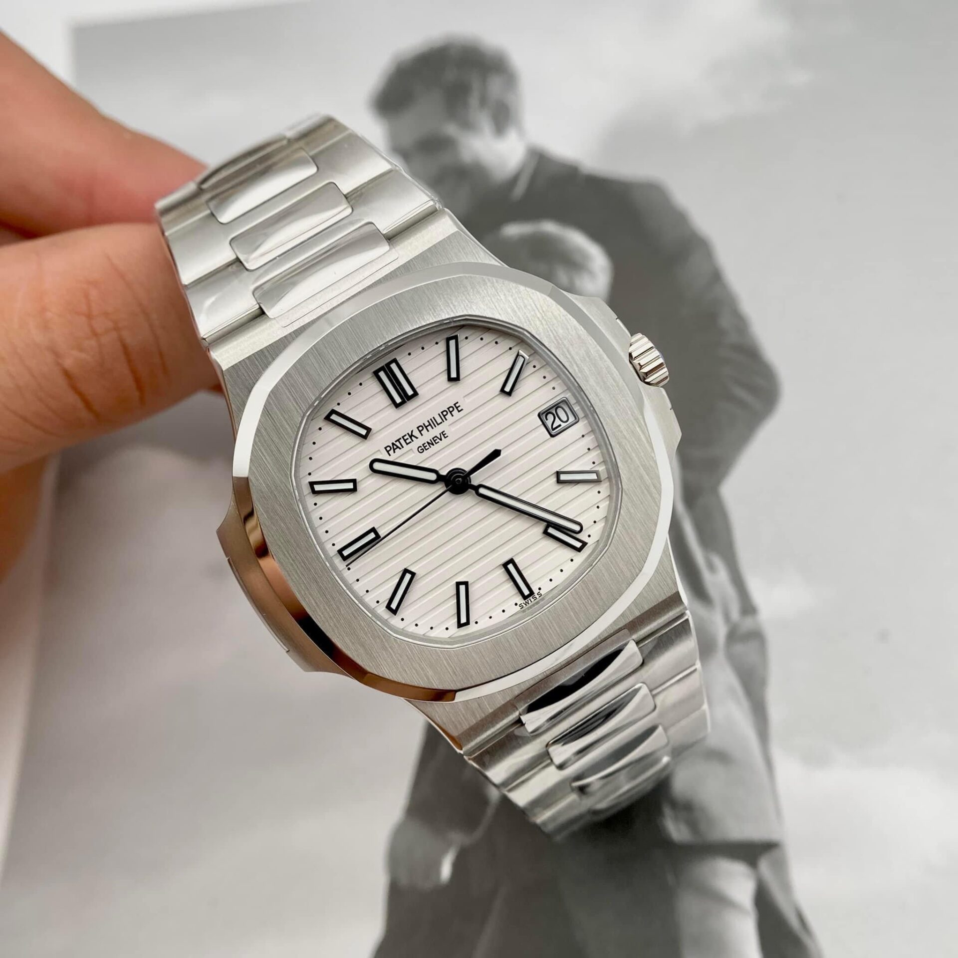 Patek Philippe Nautilus 5711 White Dial Replica Watch 3K Factory 40mm - Elite Watch Atelier