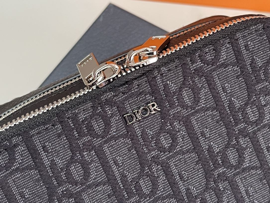 Pouch With Strap Black/Beige For Women‎ 6.5in/17cm CD 2OBBC119YSE_H03E1:1High-quality replica