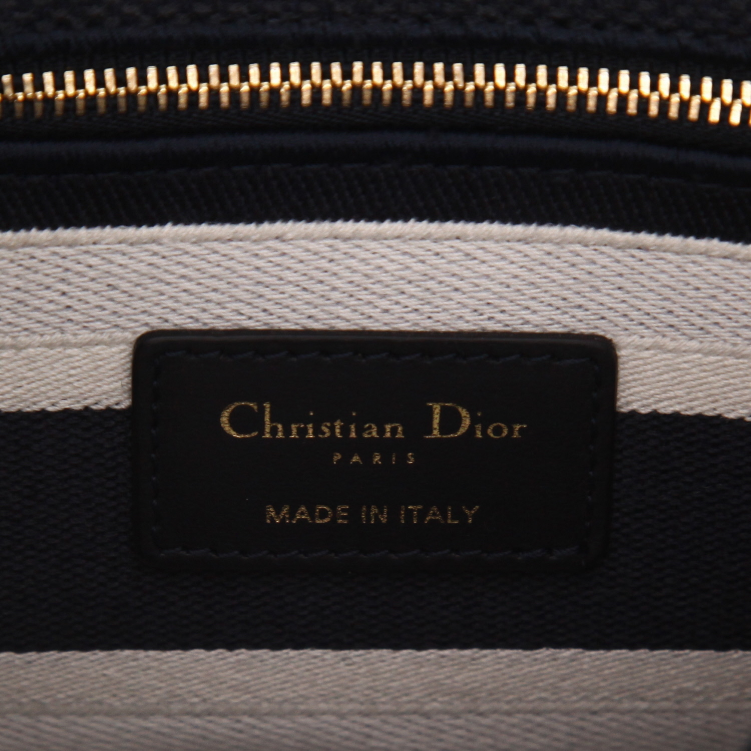 Dior Lady Dior handbag in navy blue and white canvas1:1High-quality replica